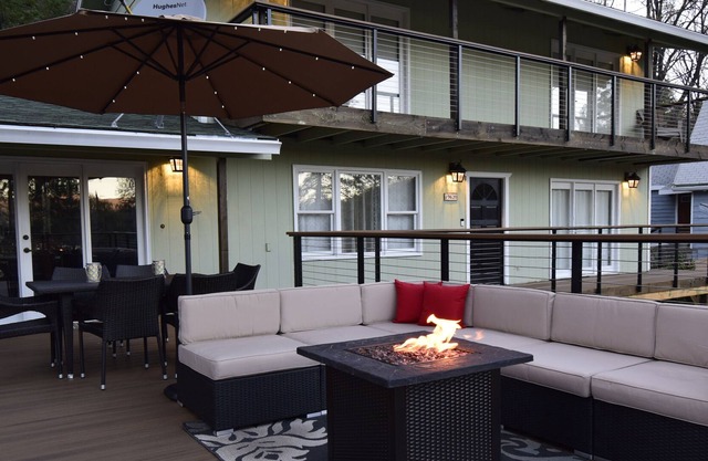 Vistas del lago Shasta, a poca distancia de Sugarloaf Marina