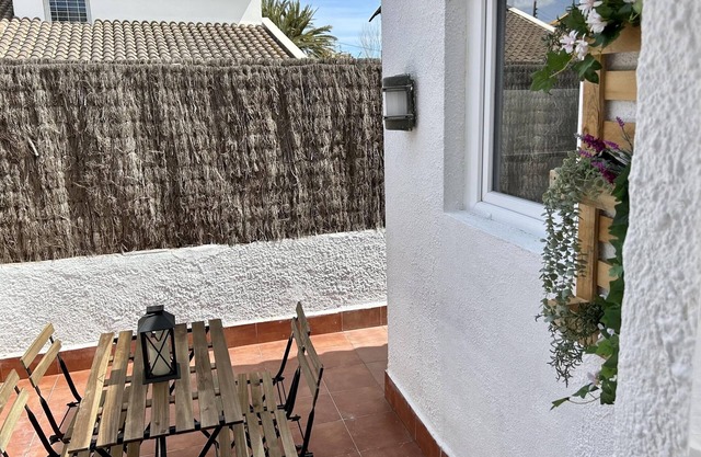 Vilamarlux VII, adorable apartamento junto a la playa.