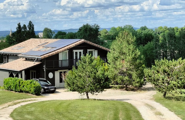 Villa Fauquié - Una casa de madera única en el sur de Dordoña con piscina climatizada.