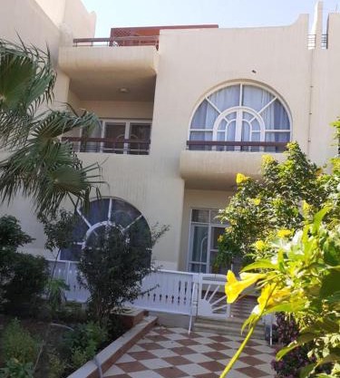 Villa 2 apartment 4 village veiw infront of Palma de Meritee