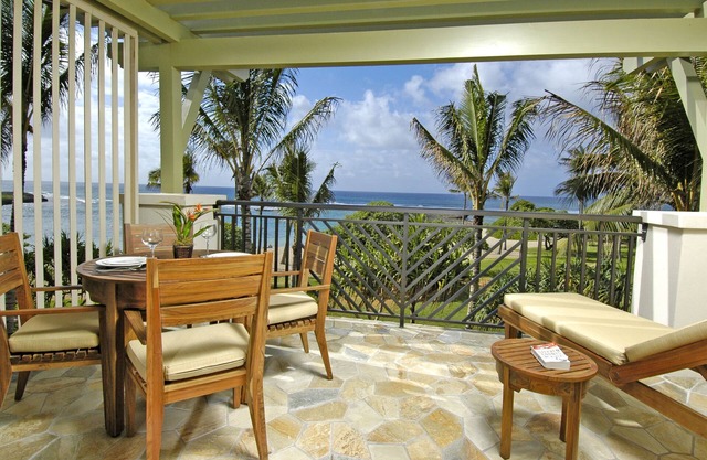 Villa 302: Fall REDUCED 50%! King bed! Penthouse Lvl Ocean View Turtle Bay
