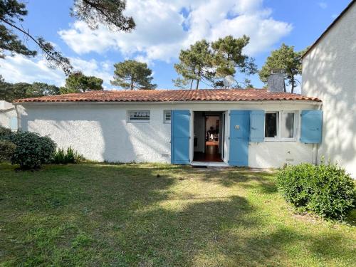 Villa 4 pièces à La Palmyre, proche mer et commerces, patio, barbecue, animaux admis, parking inclus - FR-1-705-40