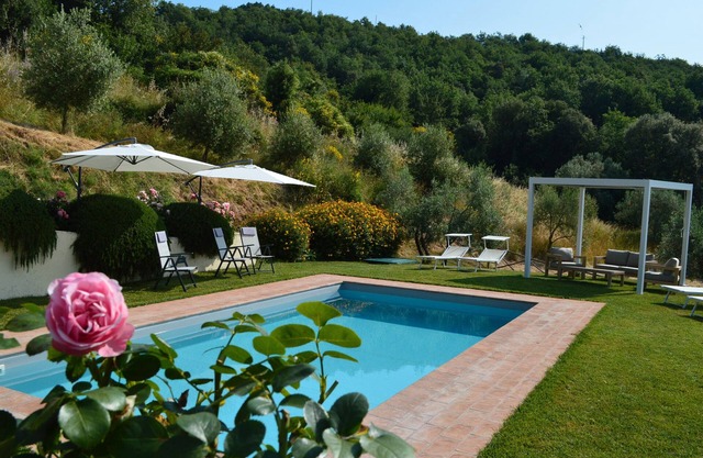 Villa 'Agriturismo Podere Terrena' con vistas a la montaña, piscina privada y Wi-Fi