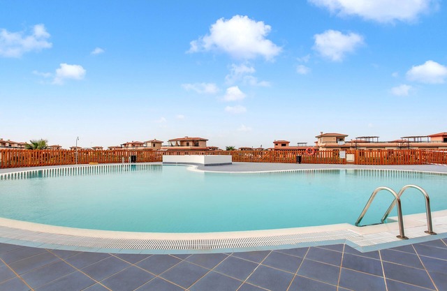 Villa 'Asensio' con vistas a la montaña, piscina compartida y Wi-Fi