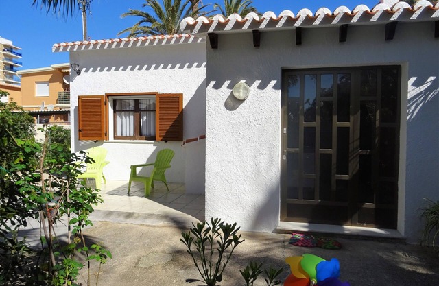 VILLA EN FRENTE AL MAR (657 B)