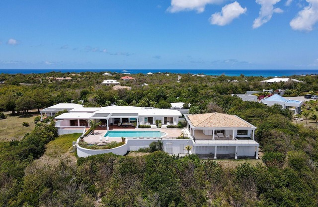 Villa Beaulieu Fall Incentive | Ocean View - Located in Wonderful Terres Basses with Private Pool