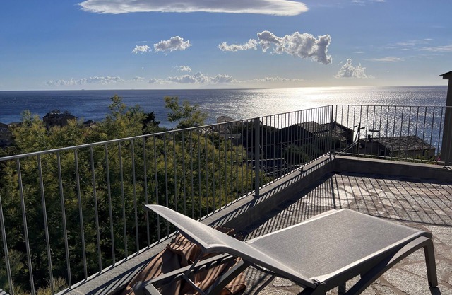 Villa bellevue, new, 6 pax, pisc. Private heated pool, 180° sea view
