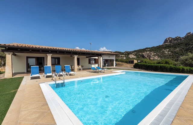 VILLA BOUGANVILLAE WITH INFINITY POOL 12 BEDS, MAGNIFICENT PANORAMA