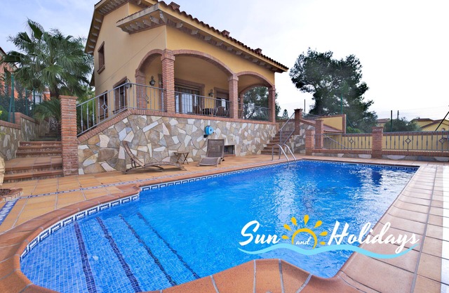 Villa Bruna para 8 personas con piscina privada, gran jardín y con vistas al mar