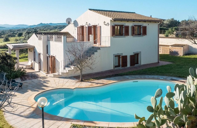 Villa Calyra - contryside and private pool