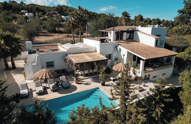Villa 'Carol' con piscina privada, Wi-Fi y aire acondicionado