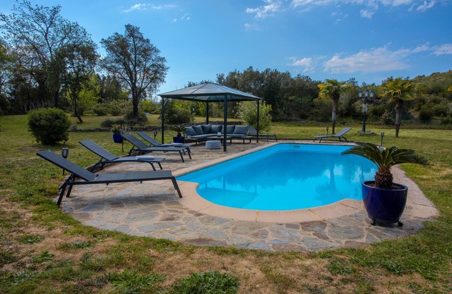 Villa "Catalpa" con piscina privada y Wi-Fi