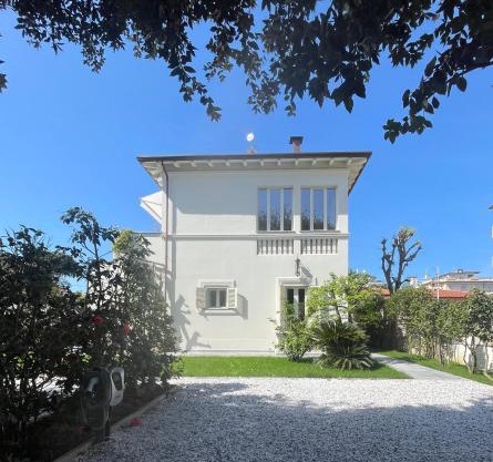 Villa Chiara class aparthotel
