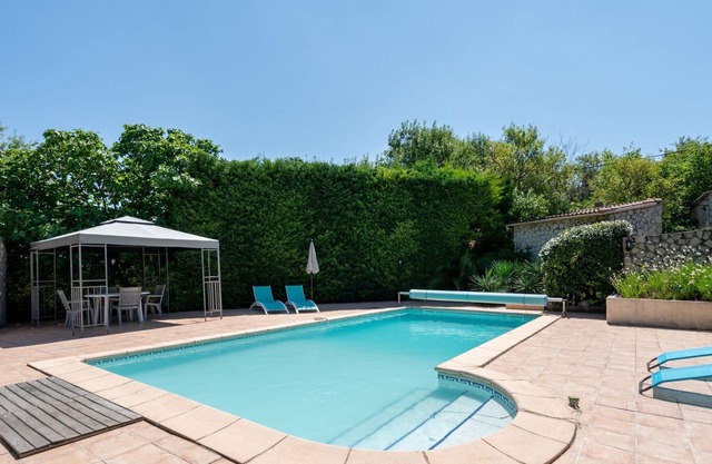 Villa de Lujo en Puisserguier con Piscina