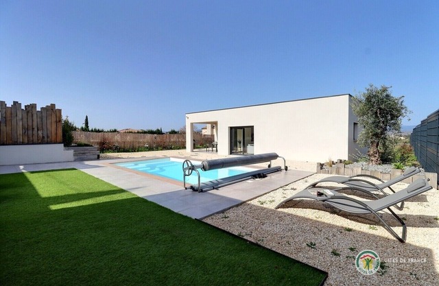 Villa Contemporaine Avec Piscine Privée et Chauffée