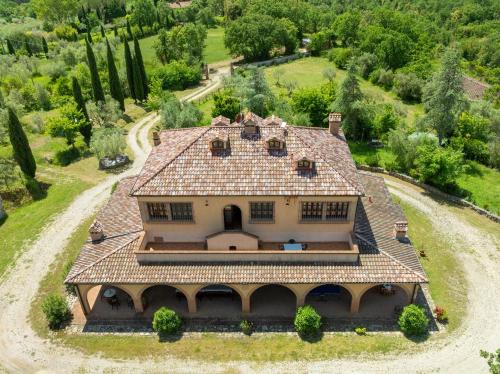 Villa Cresci relax in campagna toscana con piscina e animali ammessi, vicino alla strada del vino di Bolgheri
