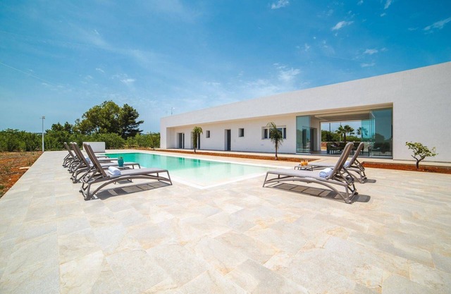 Villa Donnosanto 5 minutes from the beach. Ostuni 10km