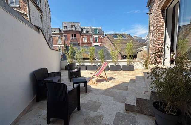 * Villa Ernest * 8 persons * 50 meters from the beach