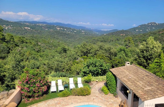 Villa Familiale Avec Piscine - 20 min de la mer / Parc Naturel de L'esterel