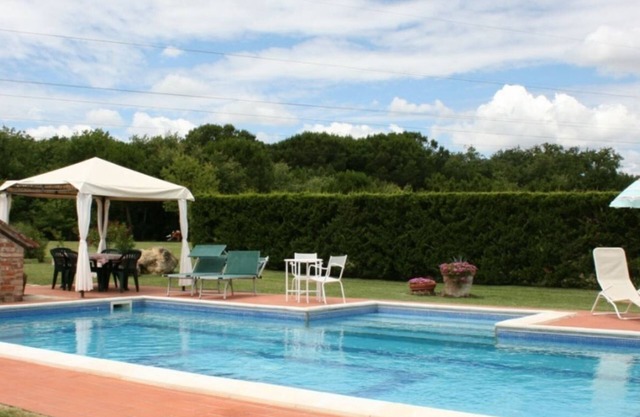 Villa for 6 with private pool and large garden