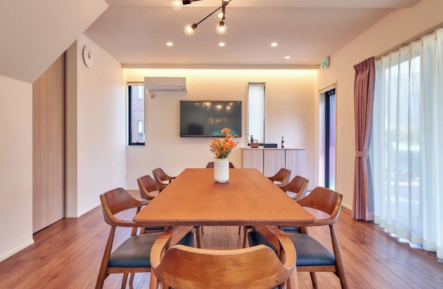 Villa Forest Villa Forest Villa A twostory pr / Maibara Shiga