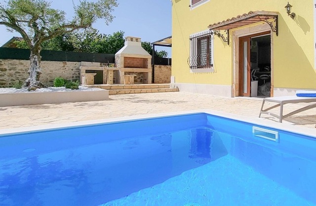 Villa Ginevra - Tres Habitaciones Chalet, Capacidad 6