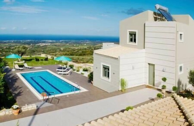 New, Modern Villa with Sea Views