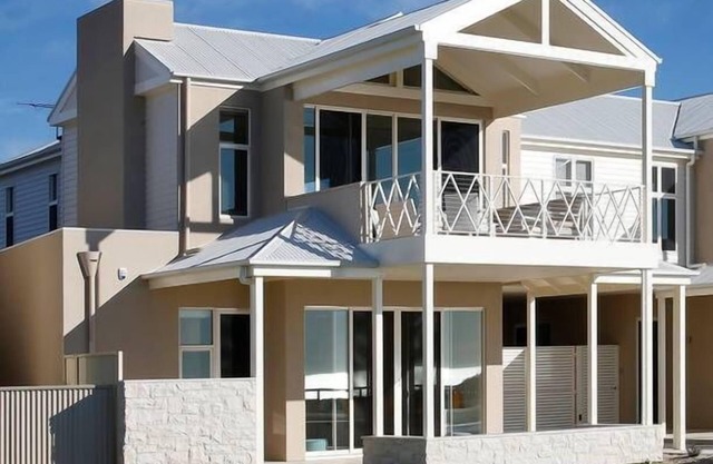 Villa Ida, escapadas a la playa de Aldinga. Explanada propiedad con amplias vistas al mar