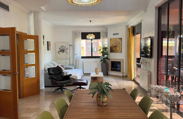 Villa Ideal Familias o grupos de amigos, piscina e hidromasaje bbq -centro salou