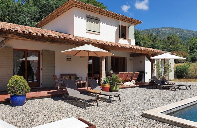 Villa en Bargemon con piscina y vistas
