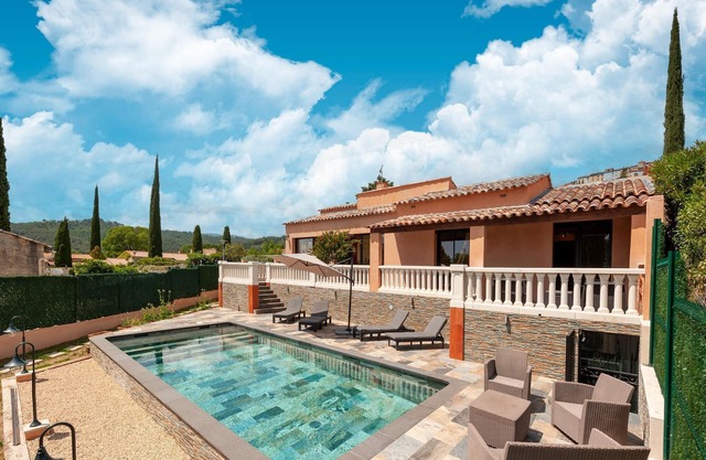 Villa en Callian con piscina y golf cercano