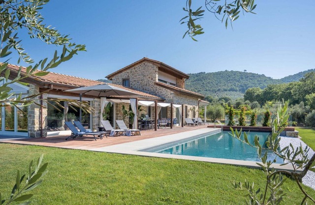Villa en Cortona con piscina infinita