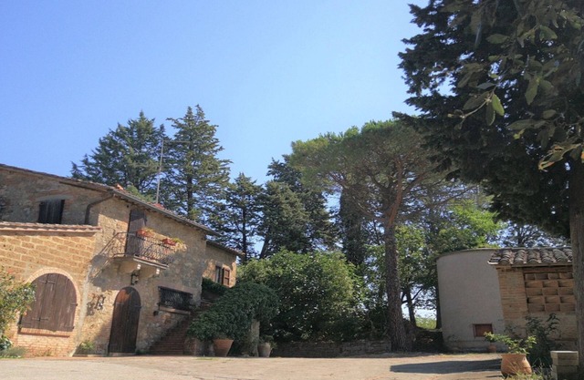 Villa con piscina privada y bañera de hidromasaje al aire libre