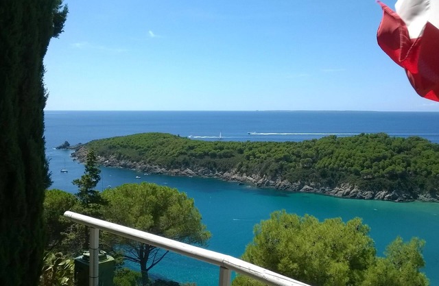 Fetovaia Villa con vistas al mar, a 200 metros de la playa, parque