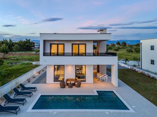 Villa Karlo ZadarVillas