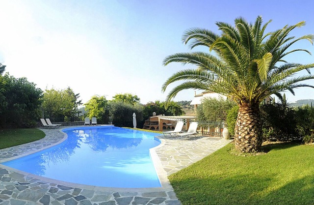 Villa Karoubatika - Cinco Habitaciones Villa, Capacidad 11