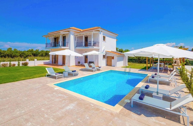 Villa Kerasia - Cinco Habitaciones Villa, Capacidad 10