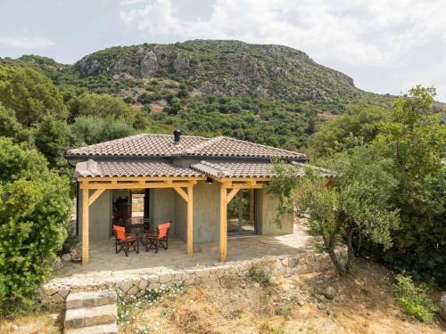 Villa Koukounari at Chionata