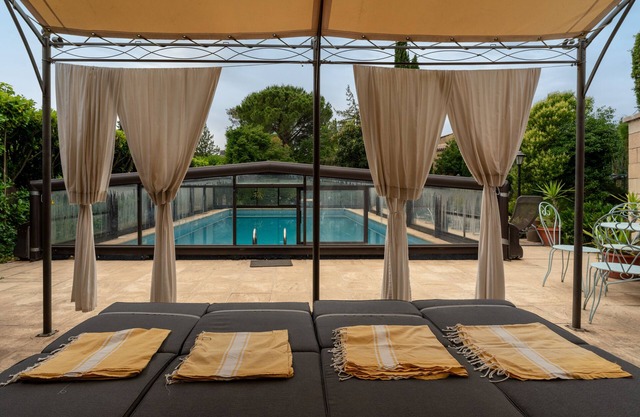 Villa 'Le Colombier - Cambalala' con vistas a las montañas, piscina privada y Wi-Fi