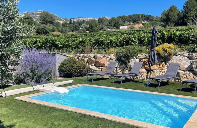 Villa ubicada en el corazón de Provenza con piscina privada en 3 hectáreas.