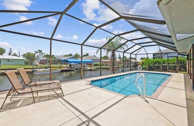Villa Lucy, a splendid pool home with eastern exposure