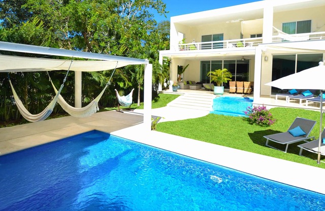 Villa Mariposa, piscina privada. JACUZZI 2x, área de la azotea, 5600 Sq. ft. ESPACIO DE VIDA