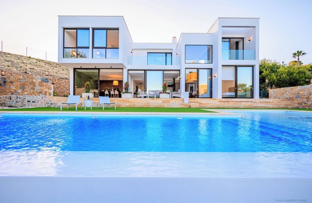 VILLA MARTIN STONE Las colinas Golf Country club
