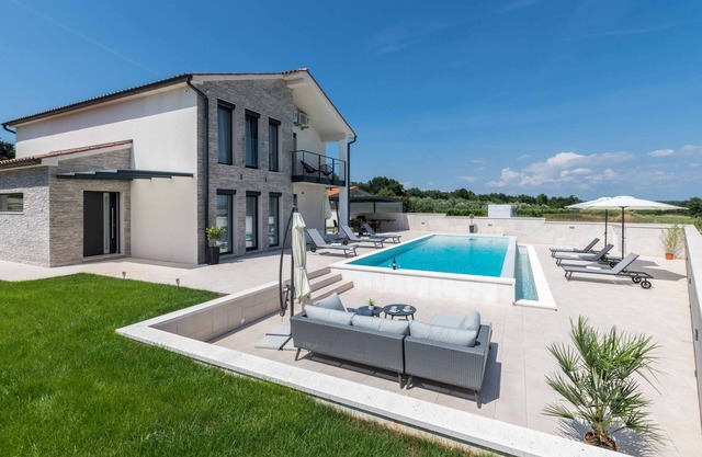 Villa Milla ***** con piscina, a 7 km del mar, barbacoa, wifi gratuito