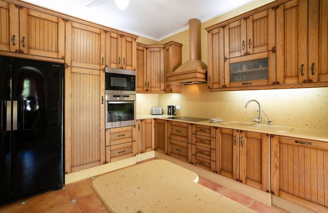 Villa Mopsi con piscina, Wi-Fi, aire acondicionado y terraza