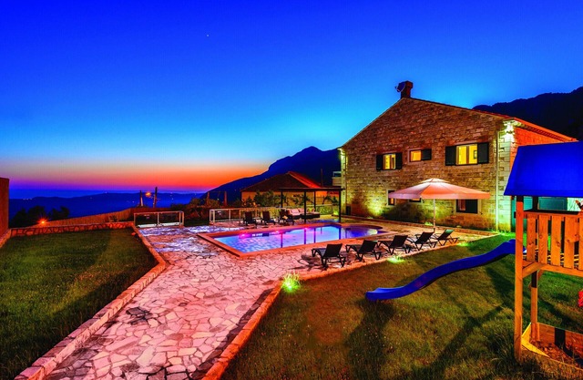 Villa Pave - Villa de seis dormitorios con terraza y piscina