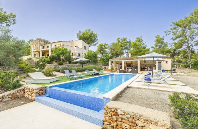 Villa 'Pins' con vistas a la montaña, Wi-Fi y aire acondicionado