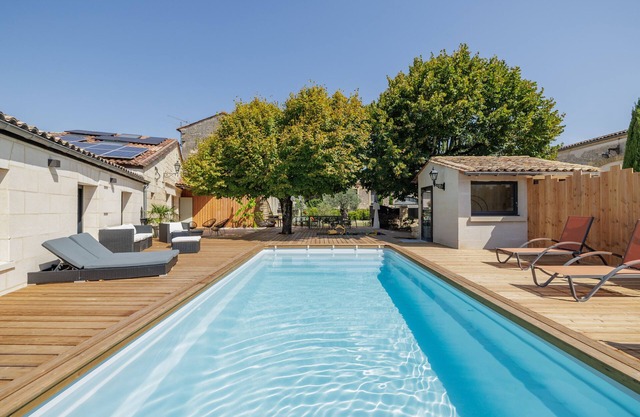 Villa 'Piscine Balnéo Saint Emilion' con piscina privada, Wi-Fi y aire acondicionado