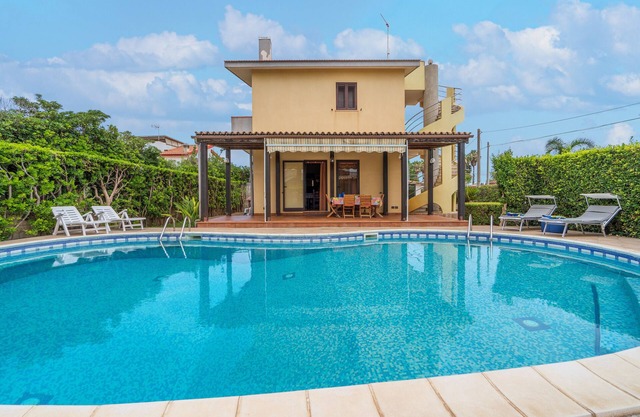 Villa 'Raffa' con vistas al mar, Wi-Fi y aire acondicionado