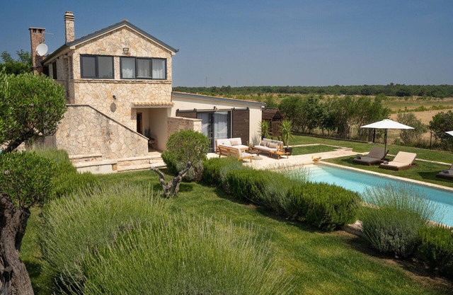 Magnífica villa de piedra de 5 *